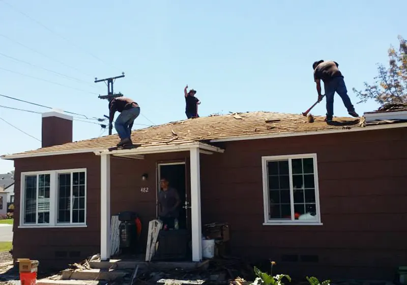 Roofing contractor in San Diego, CA